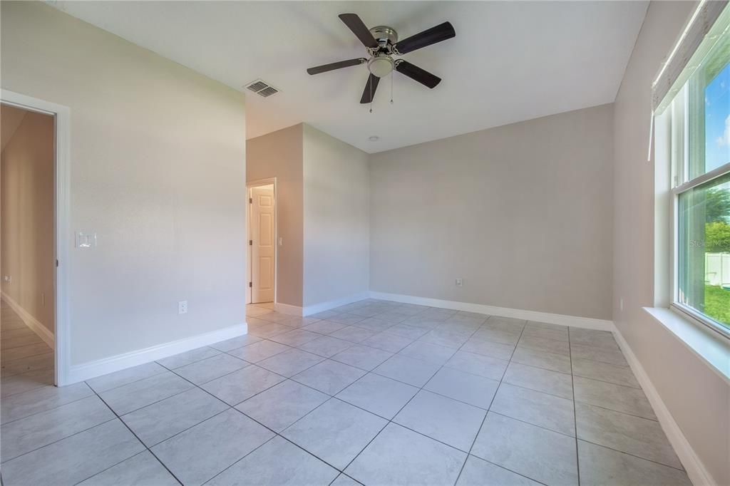 For Sale: $275,000 (4 beds, 2 baths, 1615 Square Feet)