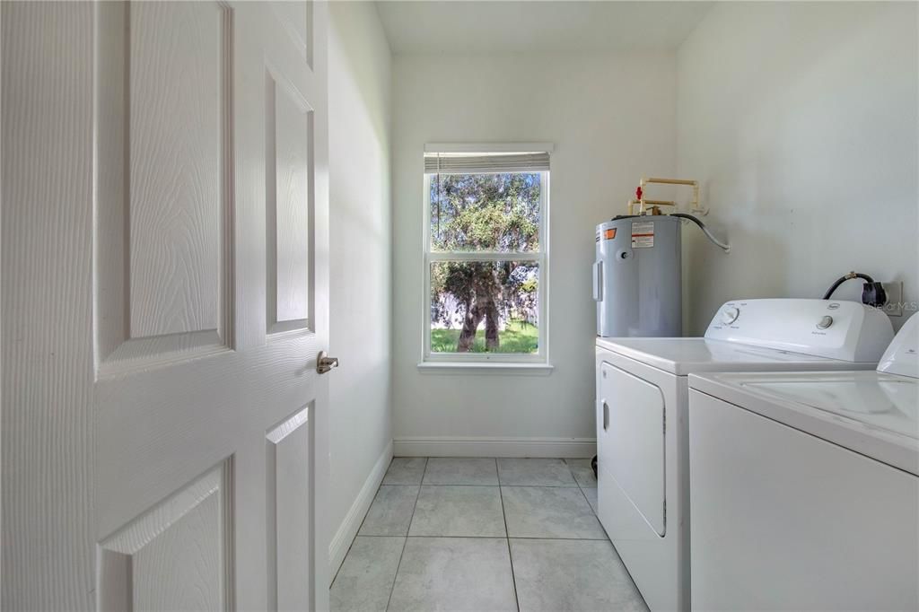 For Sale: $275,000 (4 beds, 2 baths, 1615 Square Feet)