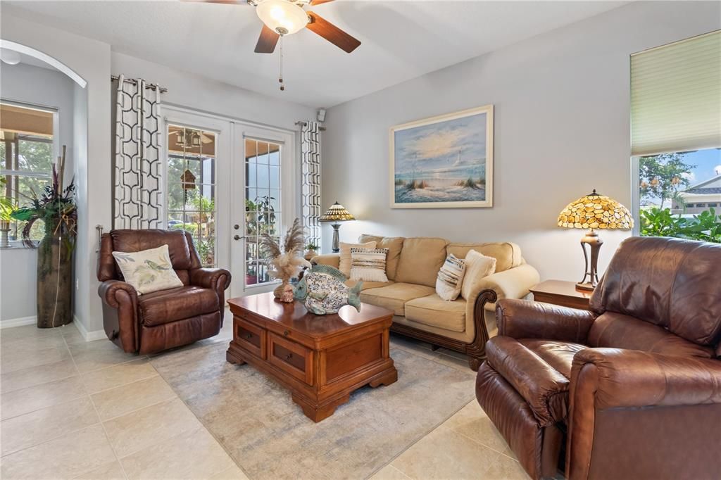 待售: $420,000 (3 贝兹, 2 浴室, 1598 平方英尺)