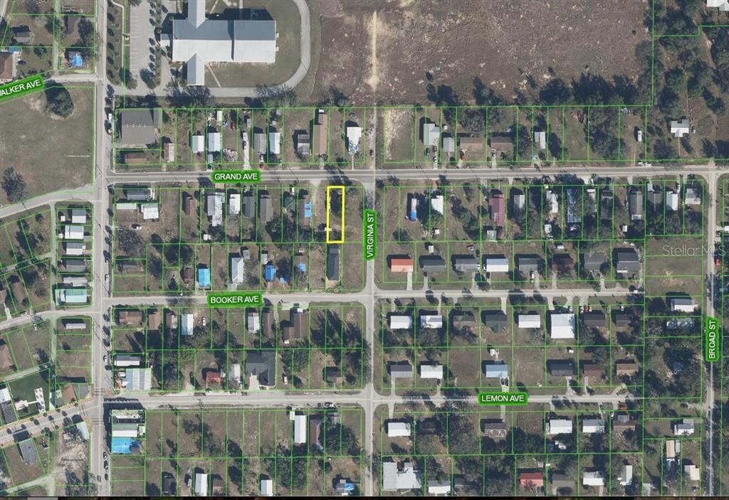 На продажу: $11,500 (0.12 acres)