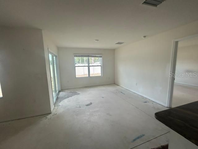 En Venta: $245,000 (3 camas, 2 baños, 1615 Pies cuadrados)