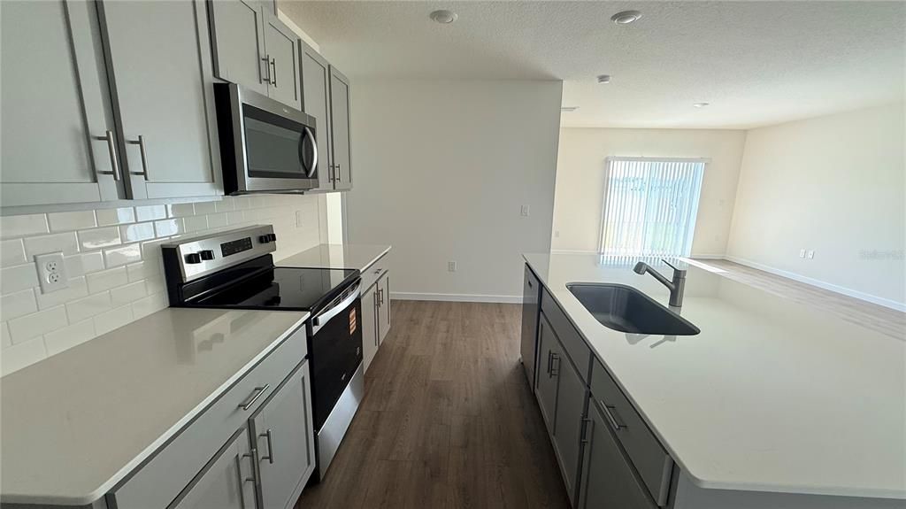В аренду: $2,900 (5 спален, 3 ванн, 2447 Квадратных фут)