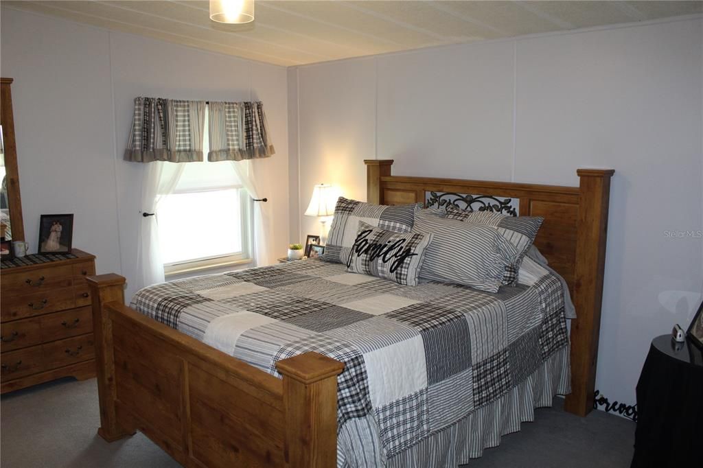 For Sale: $149,000 (2 beds, 2 baths, 1144 Square Feet)