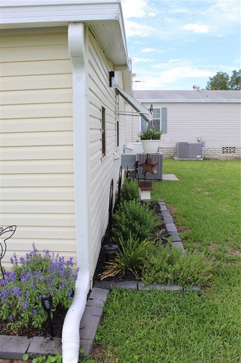 For Sale: $149,000 (2 beds, 2 baths, 1144 Square Feet)
