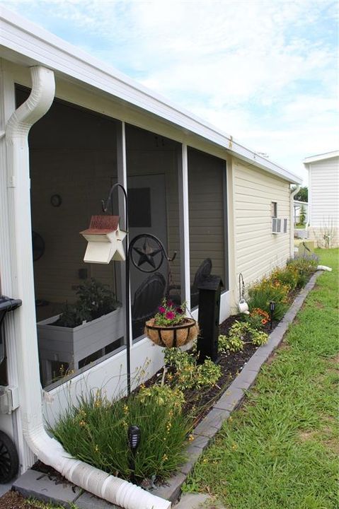 For Sale: $149,000 (2 beds, 2 baths, 1144 Square Feet)