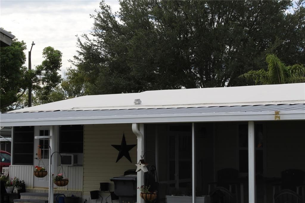 For Sale: $149,000 (2 beds, 2 baths, 1144 Square Feet)