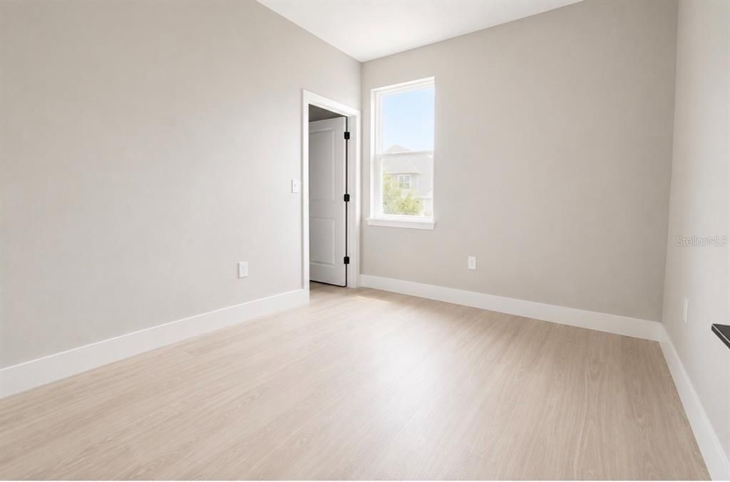 For Sale: $310,000 (4 beds, 2 baths, 1736 Square Feet)
