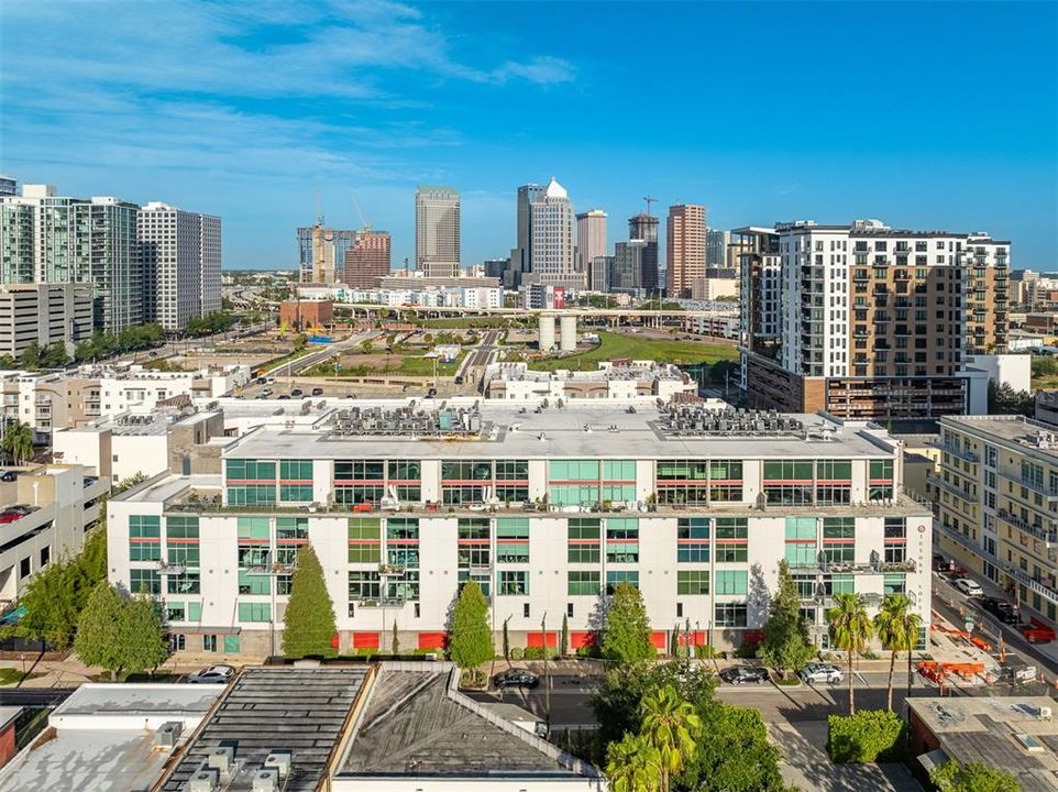 For Sale: $499,000 (1 beds, 2 baths, 1047 Square Feet)