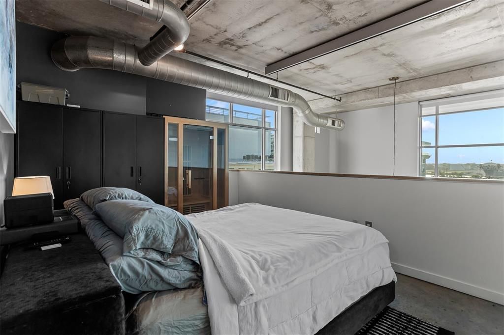 For Sale: $499,000 (1 beds, 2 baths, 1047 Square Feet)