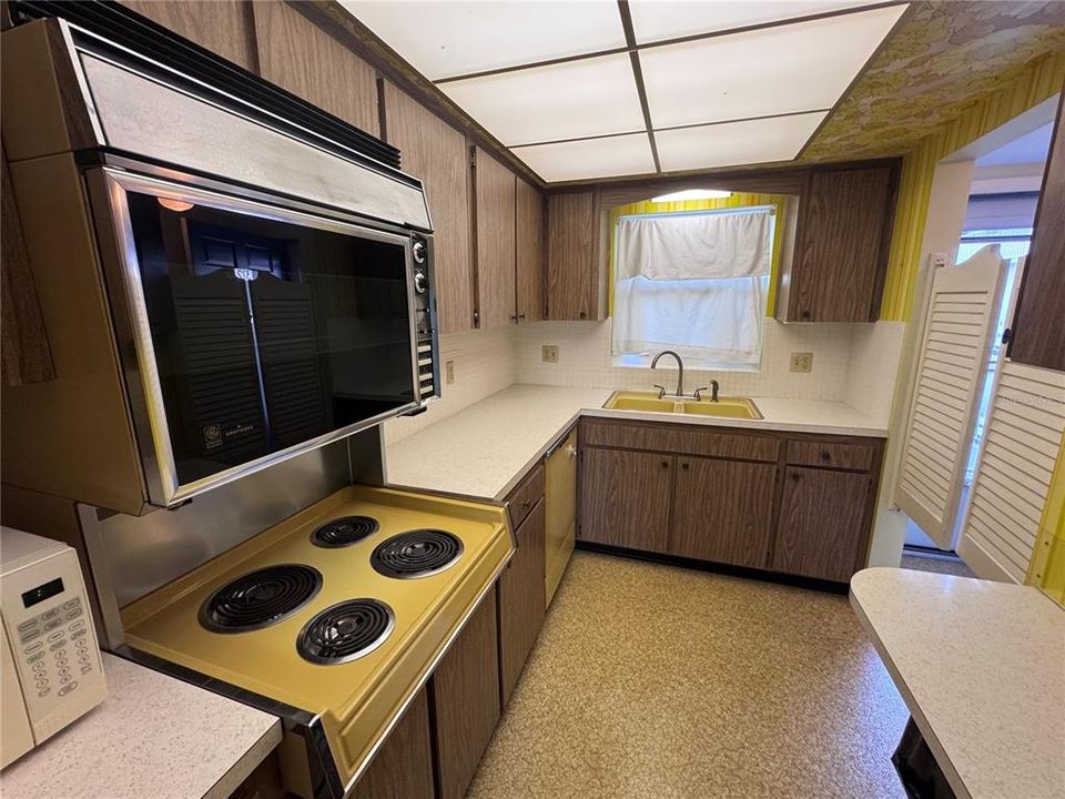 На продажу: $220,000 (1 спален, 1 ванн, 1145 Квадратных фут)