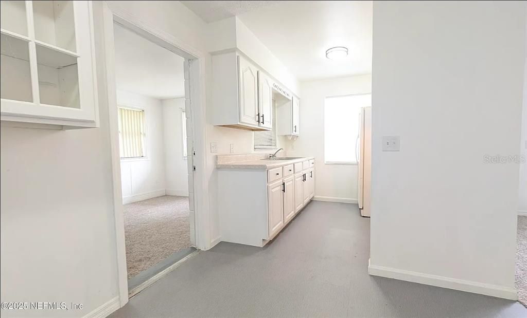 На продажу: $229,900 (3 спален, 1 ванн, 1025 Квадратных фут)