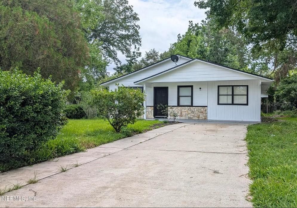 На продажу: $229,900 (3 спален, 1 ванн, 1025 Квадратных фут)