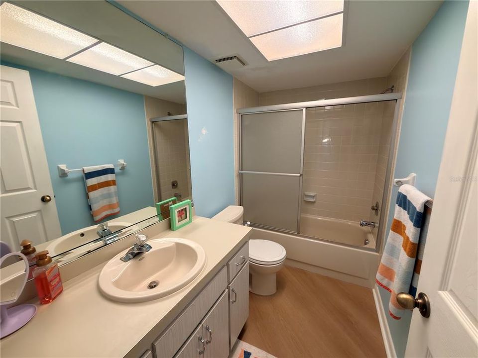 En Venta: $169,000 (2 camas, 2 baños, 956 Pies cuadrados)