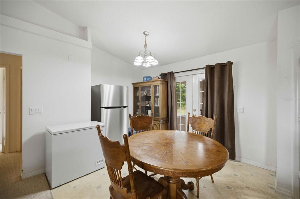 For Sale: $191,000 (3 beds, 2 baths, 1419 Square Feet)