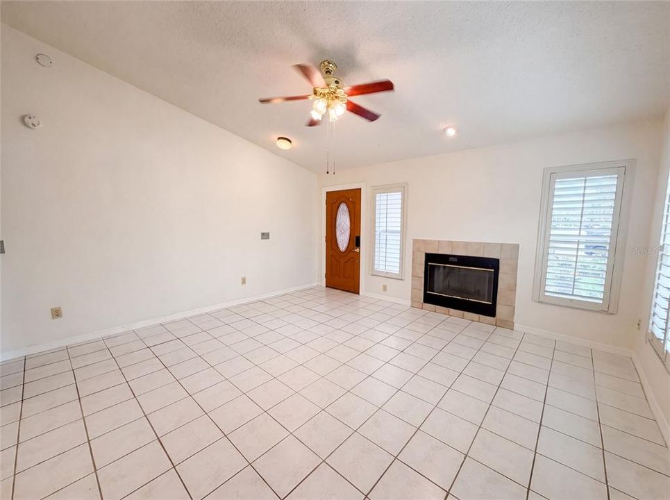 For Sale: $360,000 (4 beds, 2 baths, 1352 Square Feet)