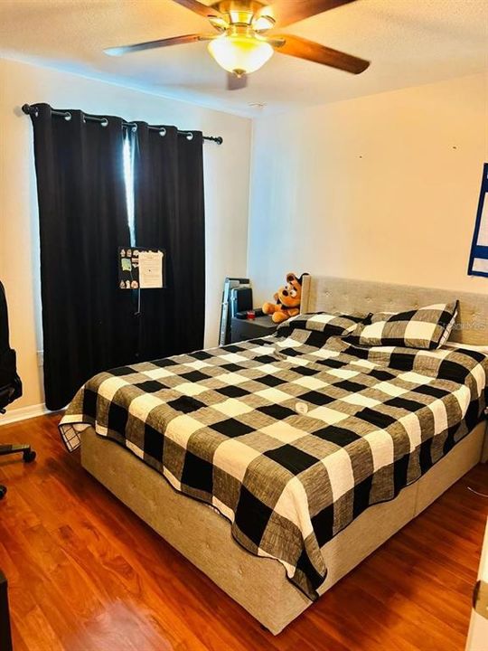 En Renta: $2,700 (4 camas, 3 baños, 1738 Pies cuadrados)