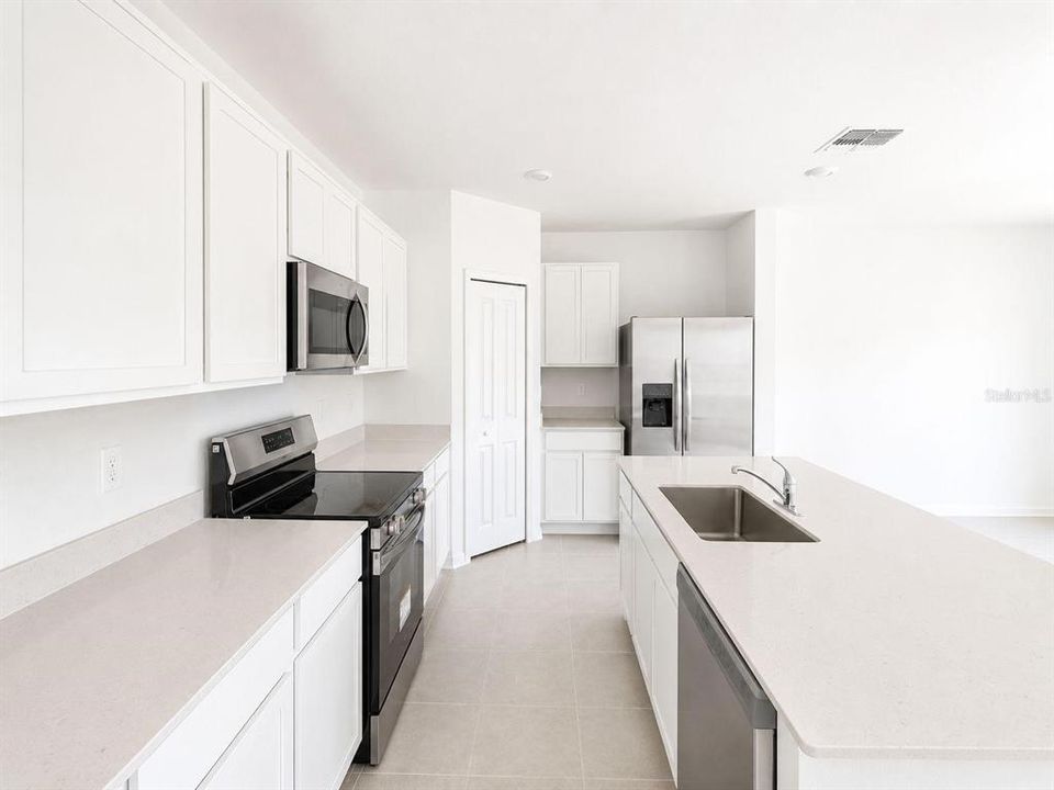 For Rent: $2,200 (4 beds, 2 baths, 1874 Square Feet)