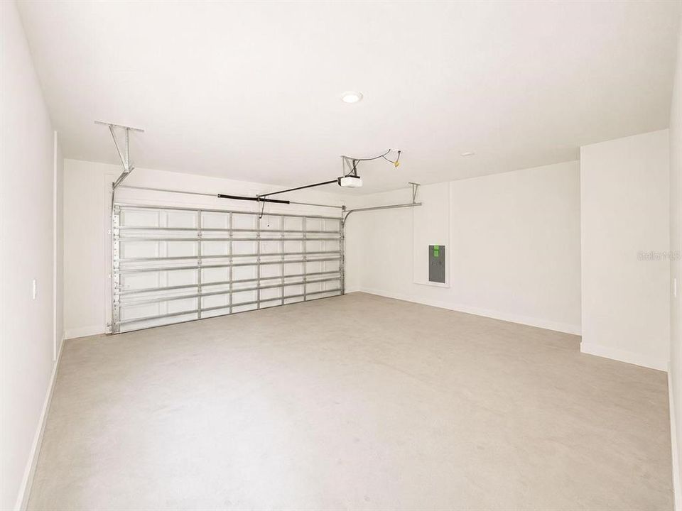For Rent: $2,200 (4 beds, 2 baths, 1874 Square Feet)
