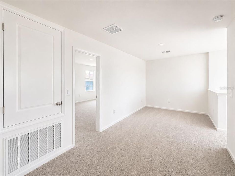For Rent: $2,200 (4 beds, 2 baths, 1874 Square Feet)
