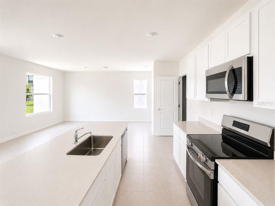 For Rent: $2,200 (4 beds, 2 baths, 1874 Square Feet)