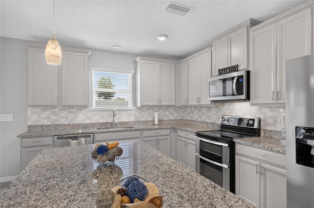 For Sale: $415,000 (3 beds, 2 baths, 1752 Square Feet)