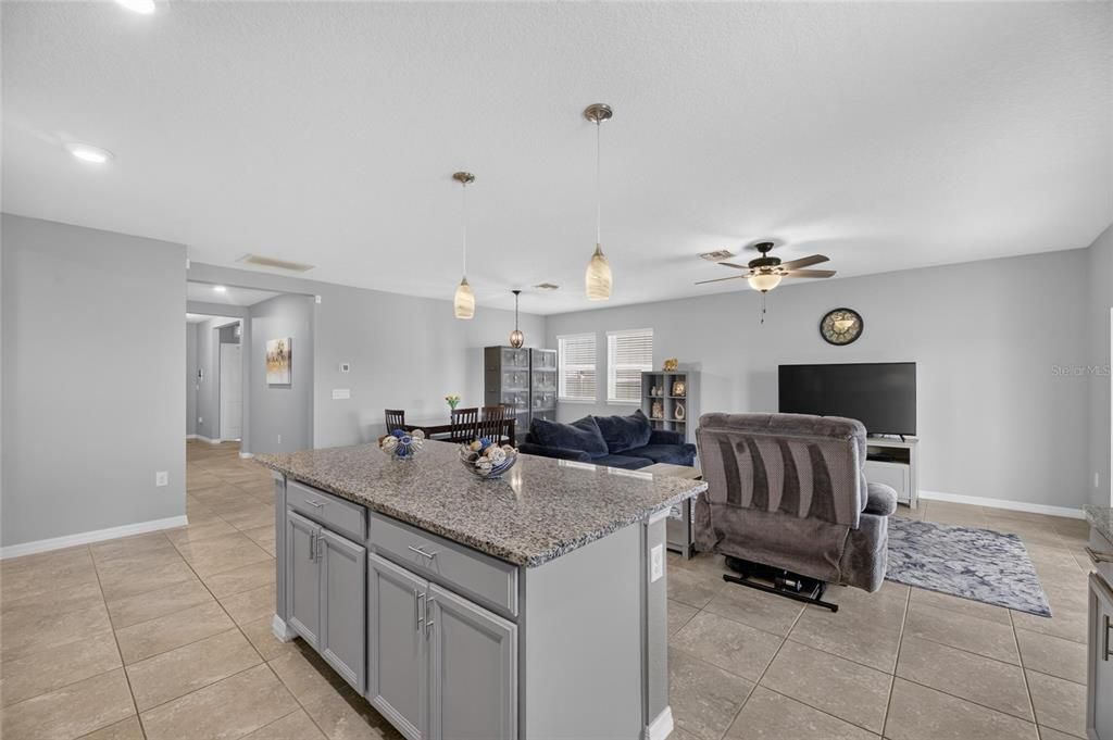 For Sale: $415,000 (3 beds, 2 baths, 1752 Square Feet)