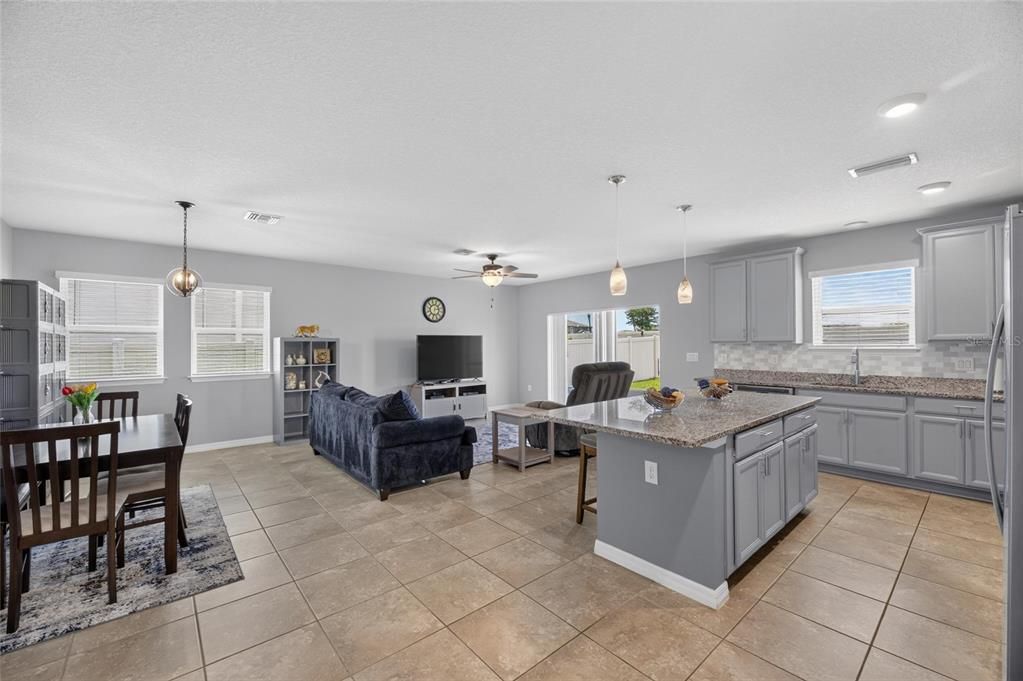 For Sale: $415,000 (3 beds, 2 baths, 1752 Square Feet)