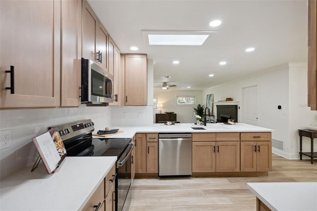 For Sale: $499,500 (3 beds, 2 baths, 1683 Square Feet)