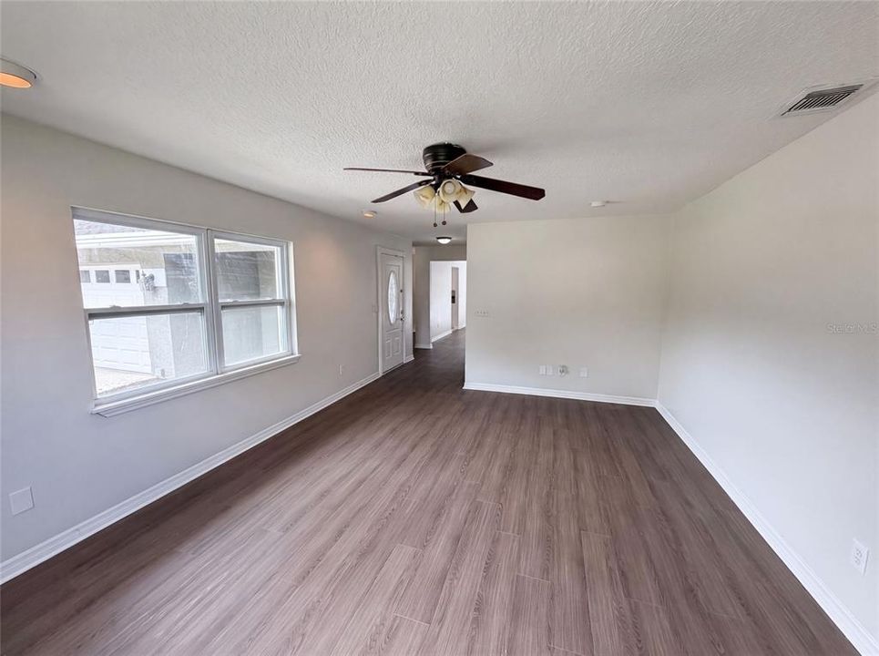 For Sale: $430,000 (3 beds, 2 baths, 1831 Square Feet)
