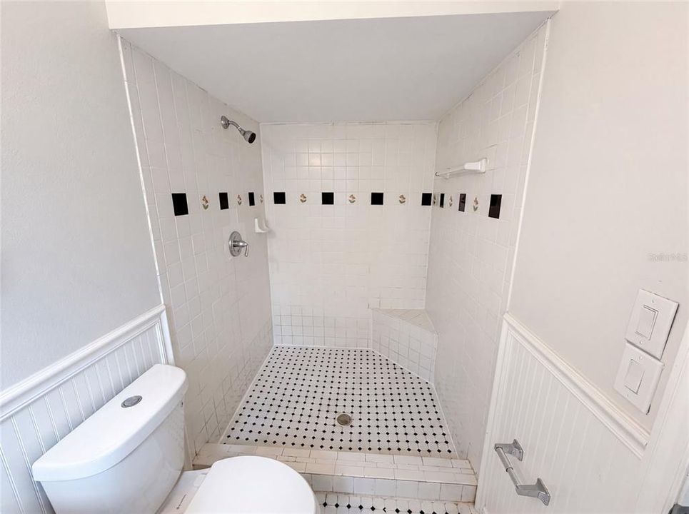 For Sale: $430,000 (3 beds, 2 baths, 1831 Square Feet)