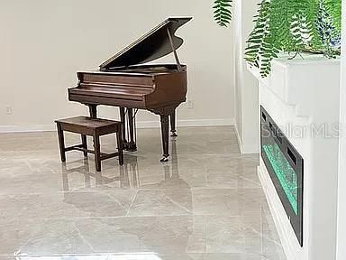 En Venta: $949,000 (4 camas, 2 baños, 2466 Pies cuadrados)