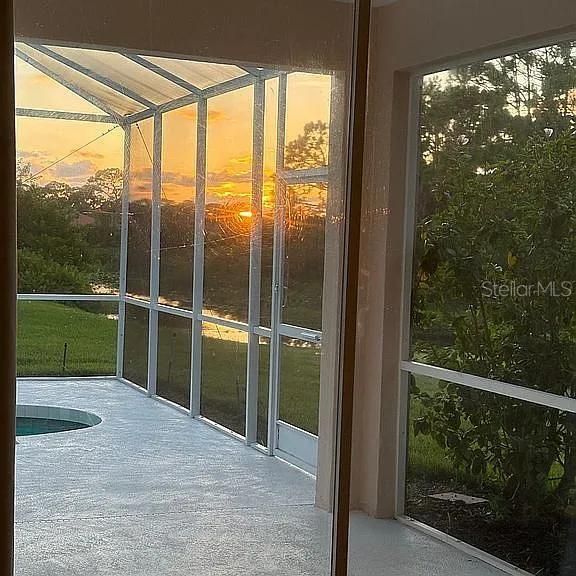En Venta: $949,000 (4 camas, 2 baños, 2466 Pies cuadrados)