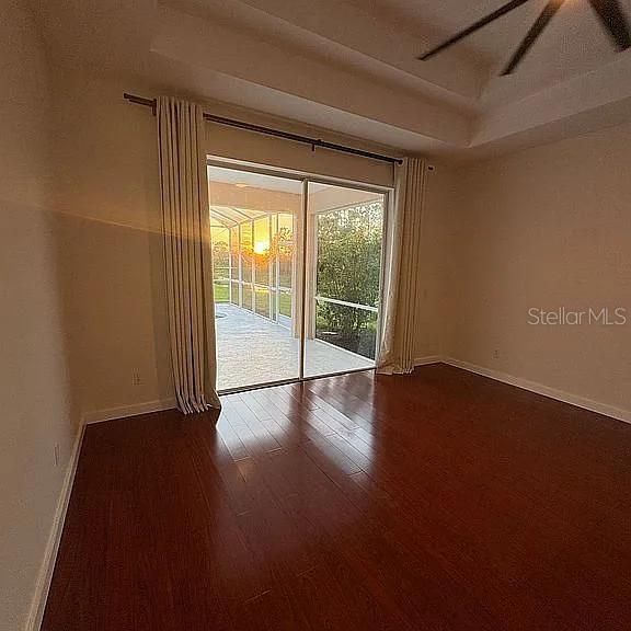 En Venta: $949,000 (4 camas, 2 baños, 2466 Pies cuadrados)
