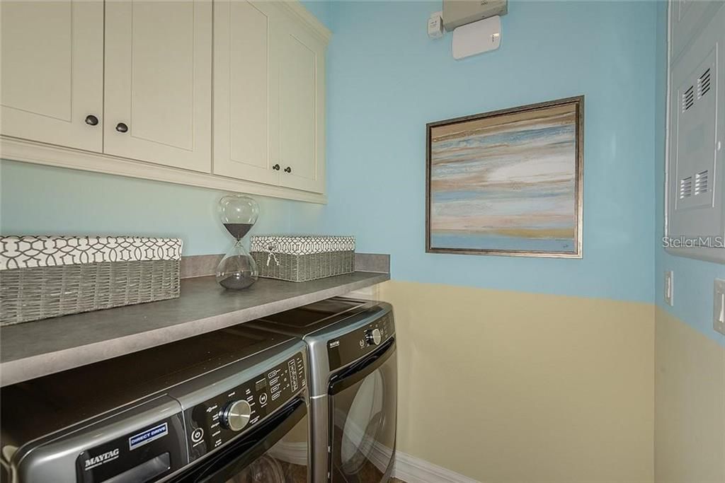 For Rent: $2,600 (3 beds, 2 baths, 1690 Square Feet)