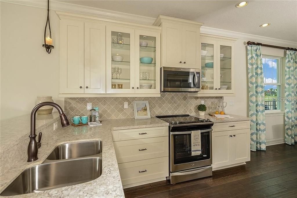 For Rent: $2,600 (3 beds, 2 baths, 1690 Square Feet)