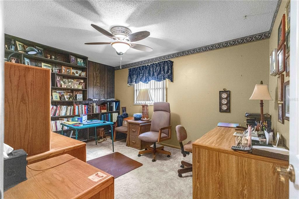 For Sale: $389,900 (3 beds, 2 baths, 2202 Square Feet)
