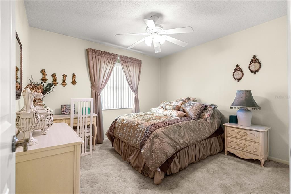 For Sale: $389,900 (3 beds, 2 baths, 2202 Square Feet)