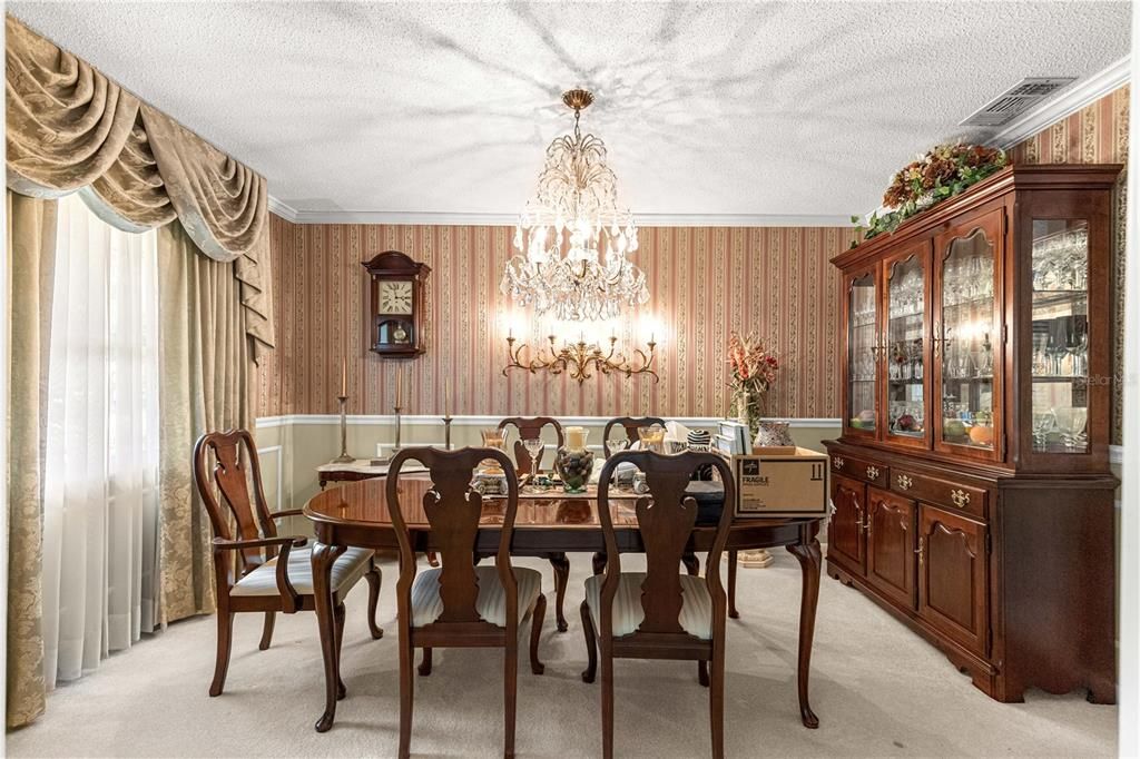 For Sale: $389,900 (3 beds, 2 baths, 2202 Square Feet)