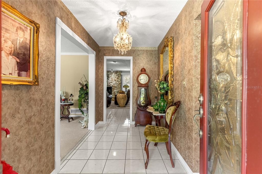 For Sale: $389,900 (3 beds, 2 baths, 2202 Square Feet)