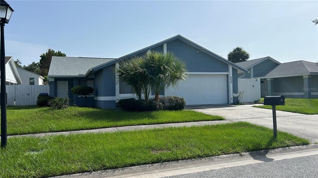 For Rent: $2,700 (3 beds, 2 baths, 1374 Square Feet)