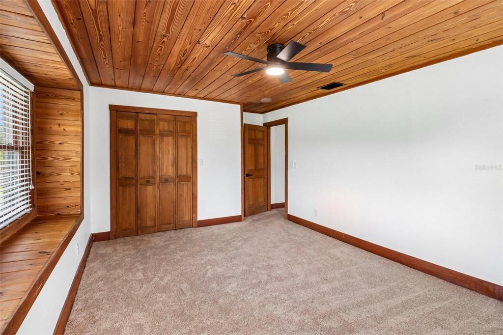 En Venta: $995,000 (3 camas, 2 baños, 2232 Pies cuadrados)
