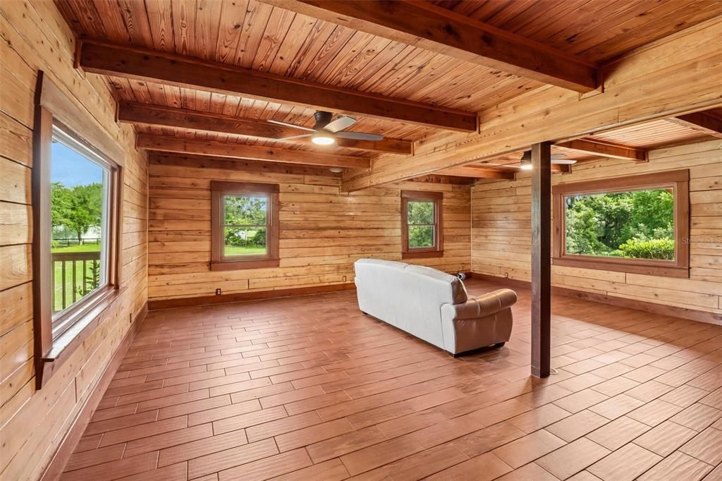 En Venta: $995,000 (3 camas, 2 baños, 2232 Pies cuadrados)