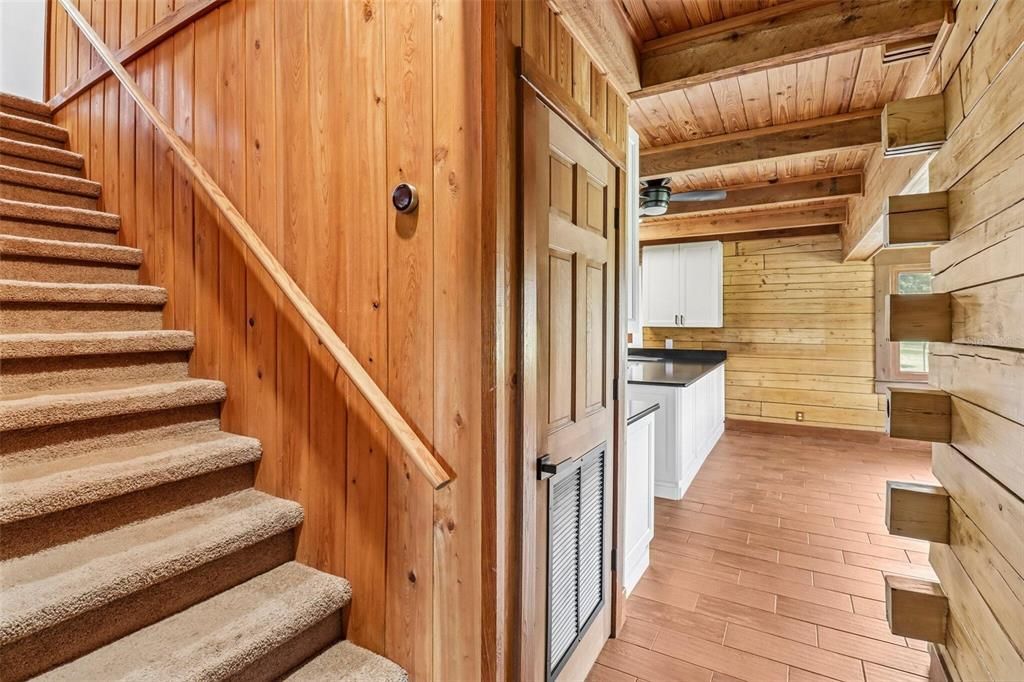 En Venta: $995,000 (3 camas, 2 baños, 2232 Pies cuadrados)