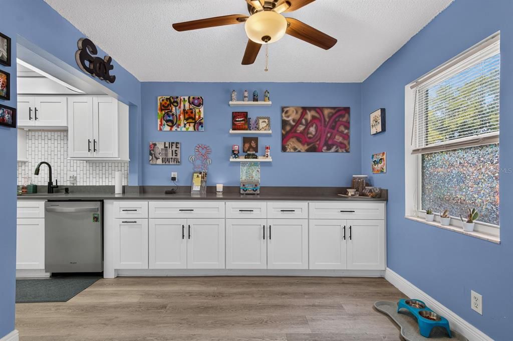 For Sale: $219,000 (2 beds, 1 baths, 1150 Square Feet)