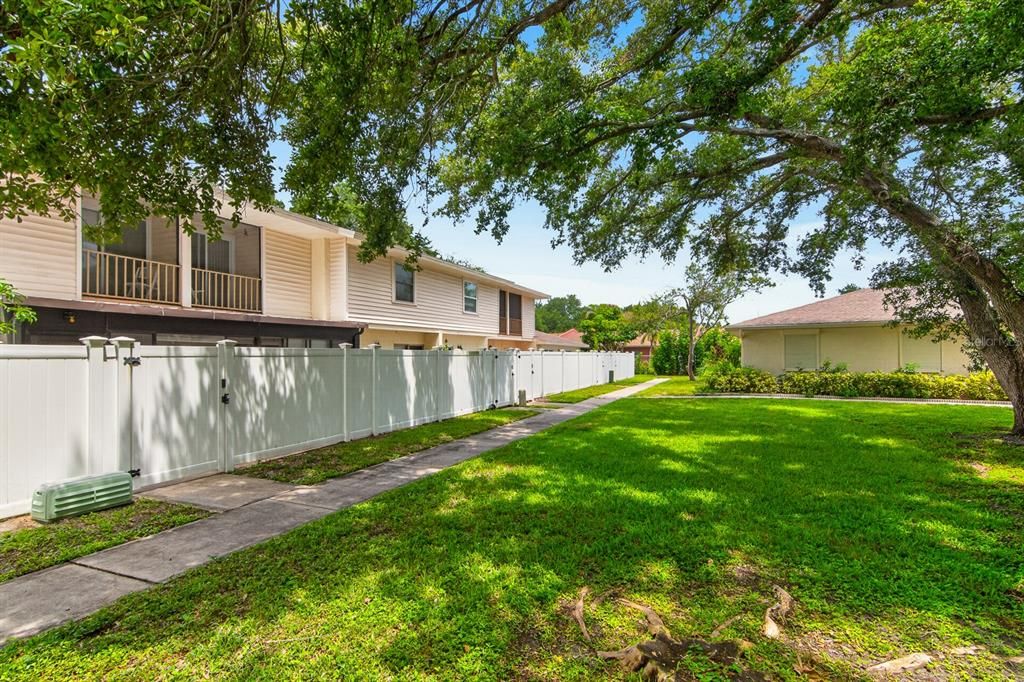 For Sale: $219,000 (2 beds, 1 baths, 1150 Square Feet)