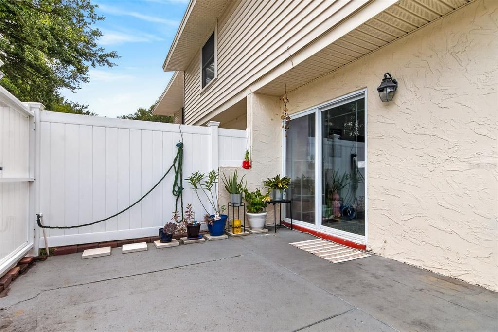 For Sale: $219,000 (2 beds, 1 baths, 1150 Square Feet)