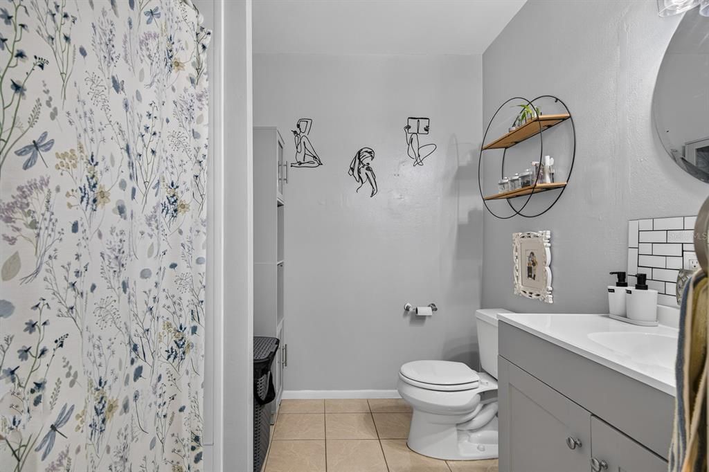 For Sale: $219,000 (2 beds, 1 baths, 1150 Square Feet)