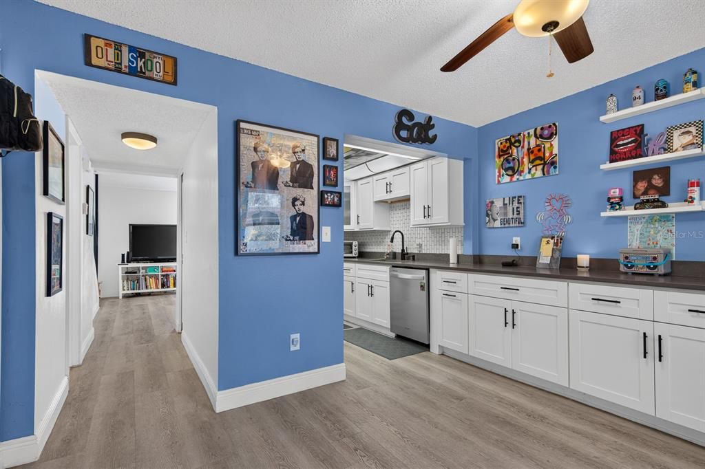 For Sale: $219,000 (2 beds, 1 baths, 1150 Square Feet)
