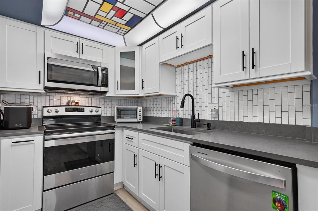 For Sale: $219,000 (2 beds, 1 baths, 1150 Square Feet)