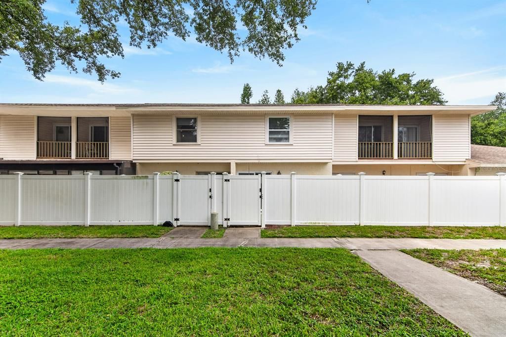 For Sale: $219,000 (2 beds, 1 baths, 1150 Square Feet)